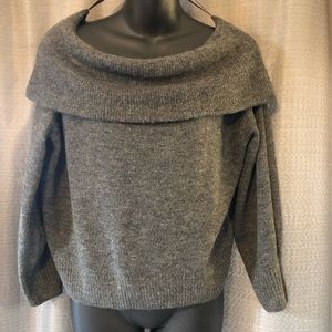 H&M Off the shoulder sweater -